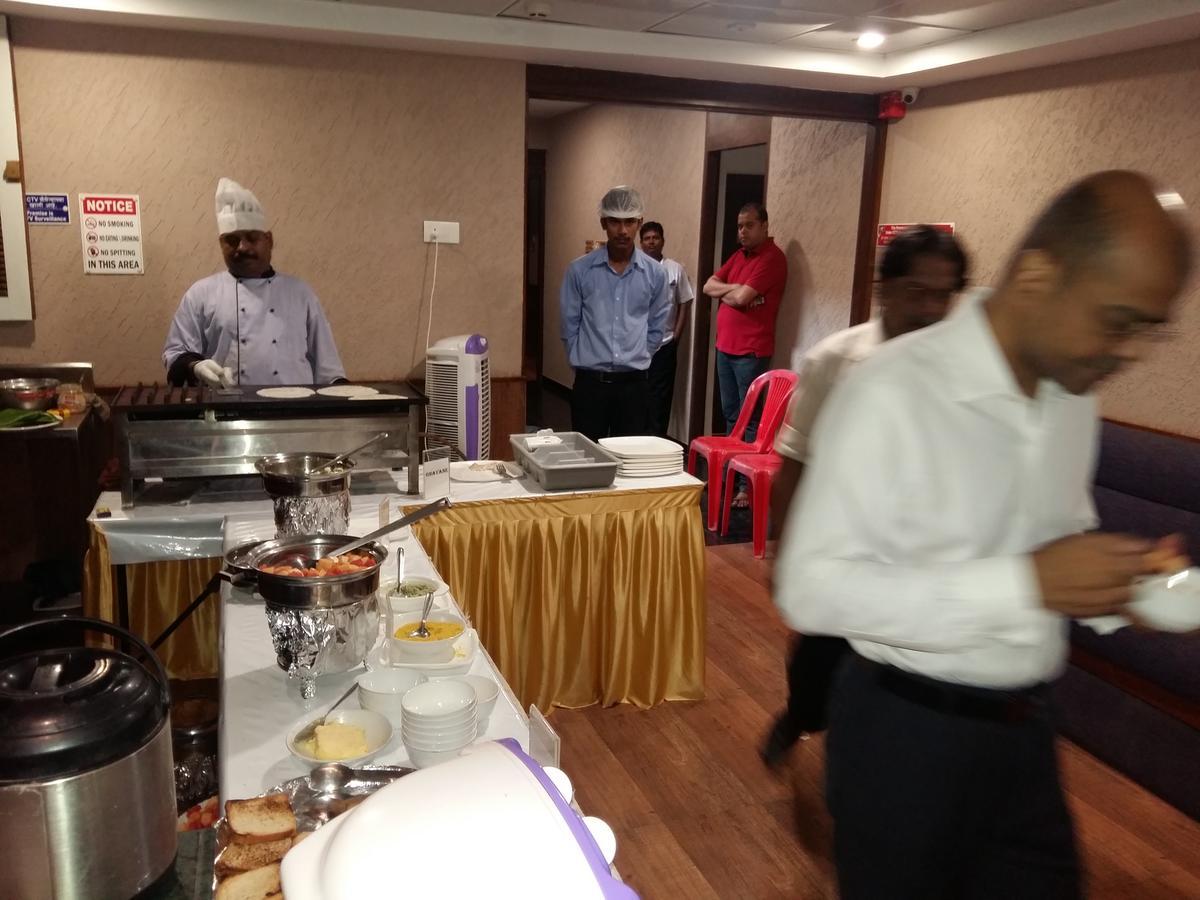 Hotel Maratha Residency Ratnāgiri Extérieur photo